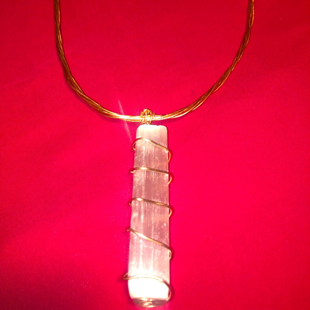 Selenite crystal chain